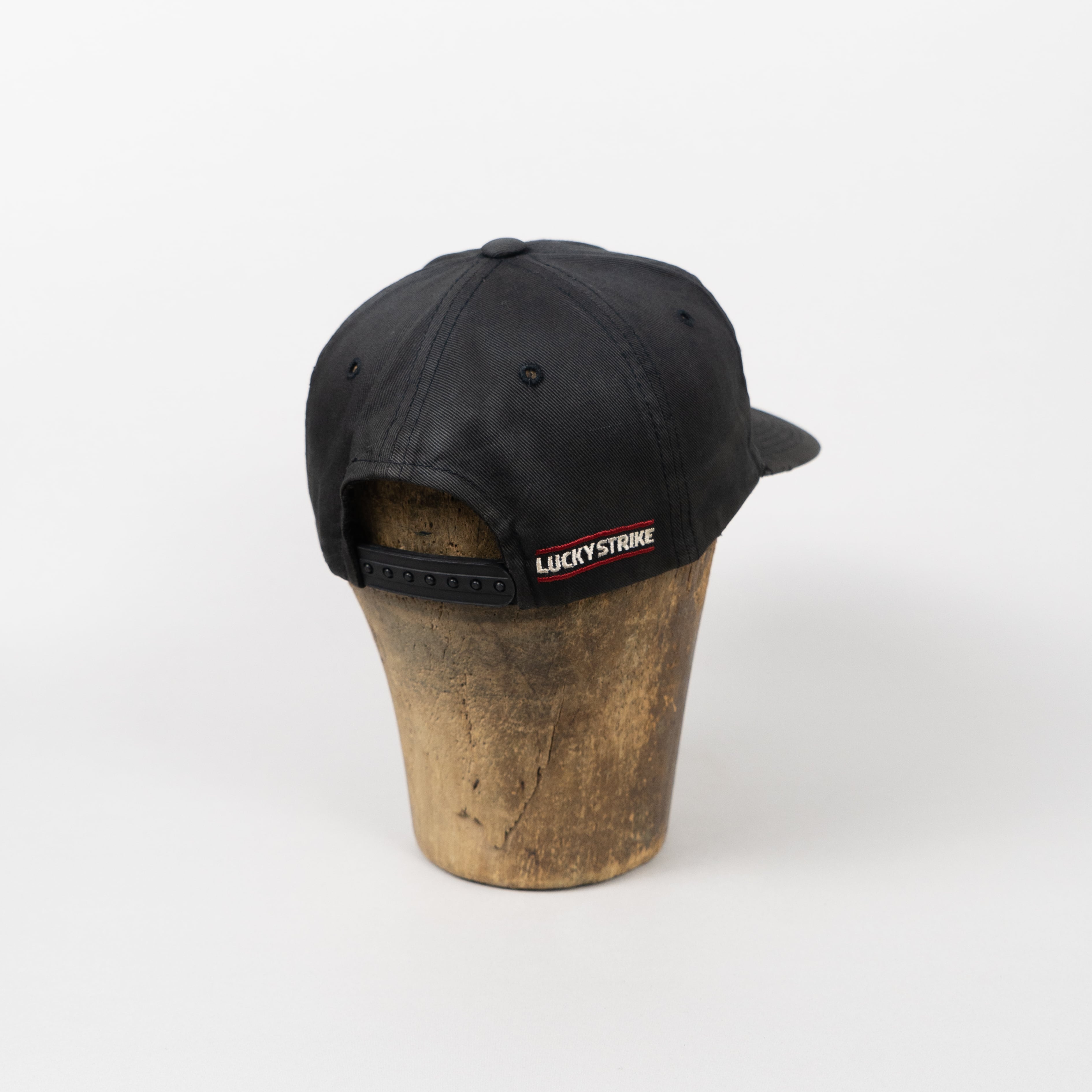 Lucky Strike – ALLCAPS