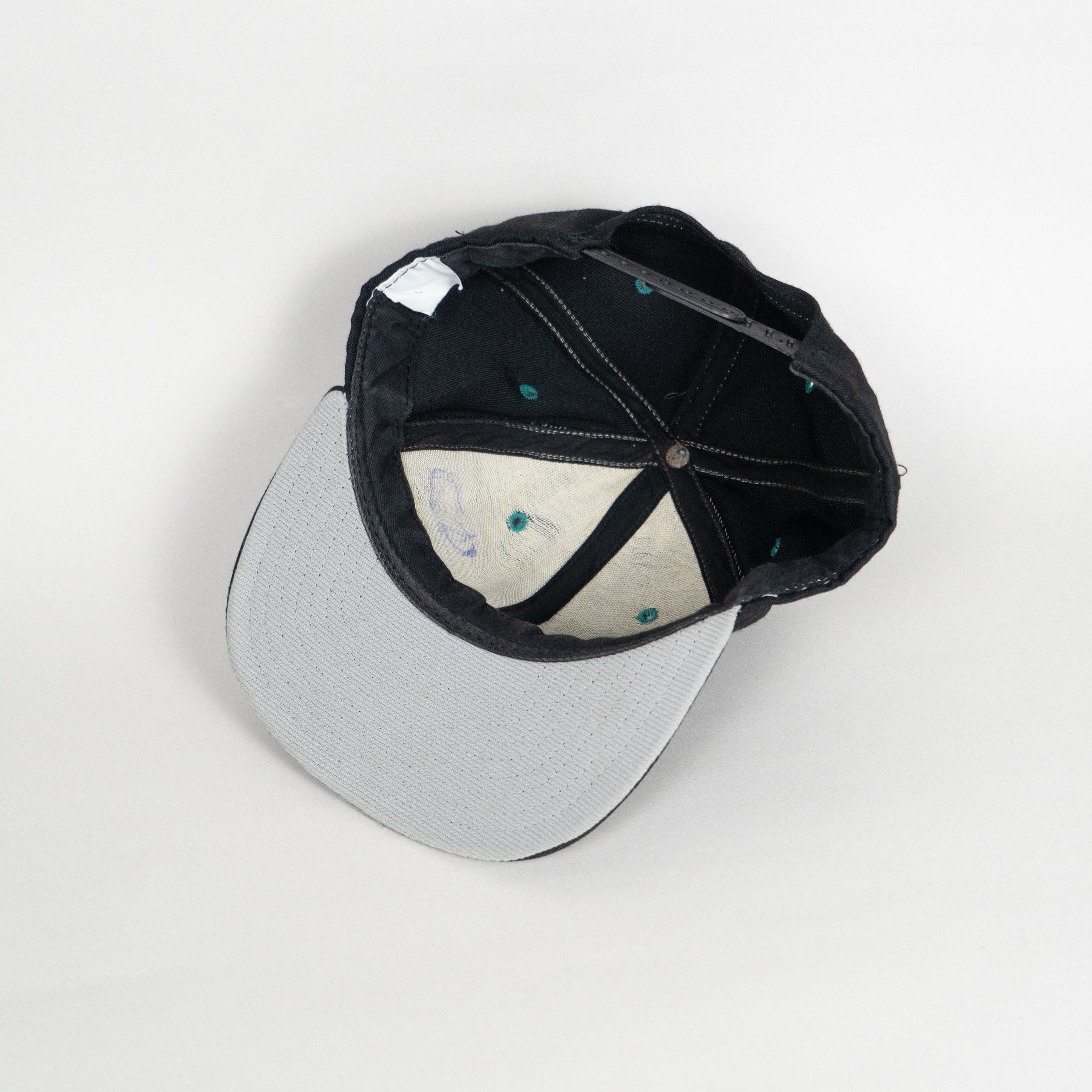 Blank Black Point Color Cap