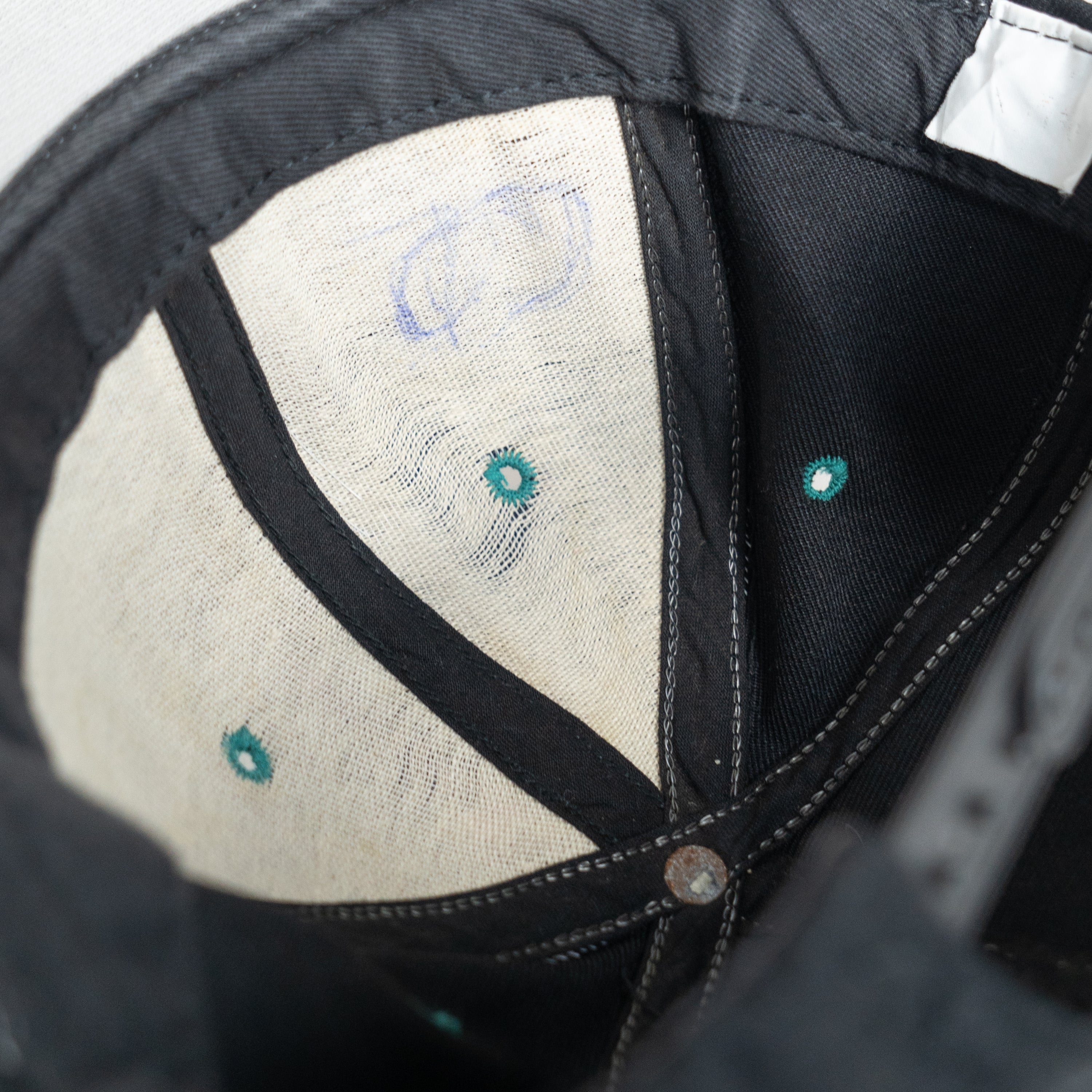 Blank Black Point Color Cap