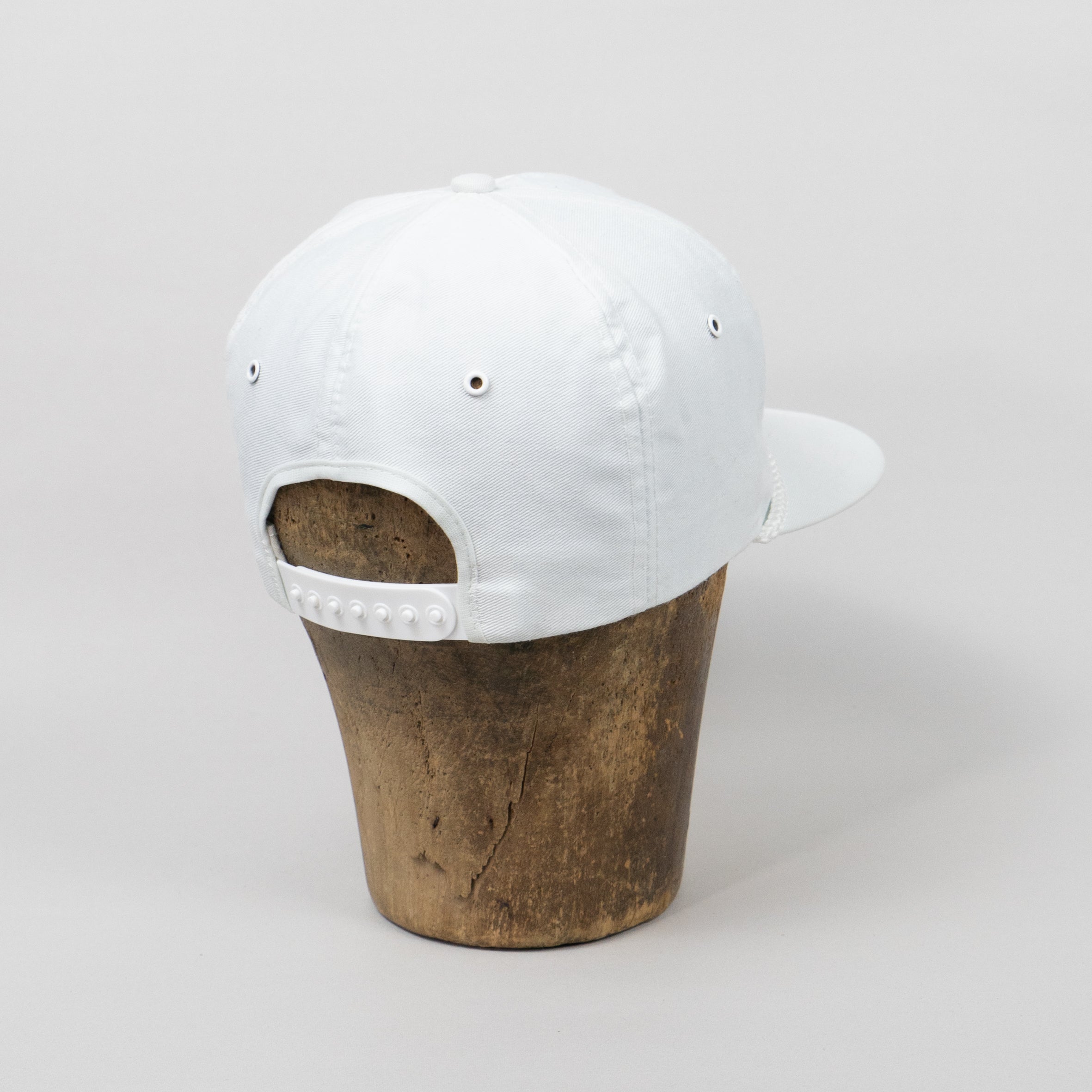 Winston – ALLCAPS