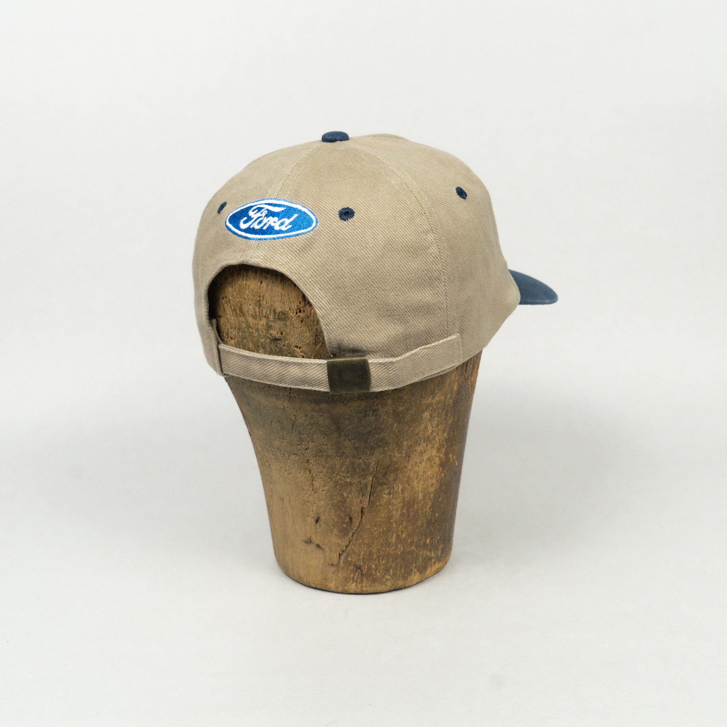 V8 Staff Ford – ALLCAPS