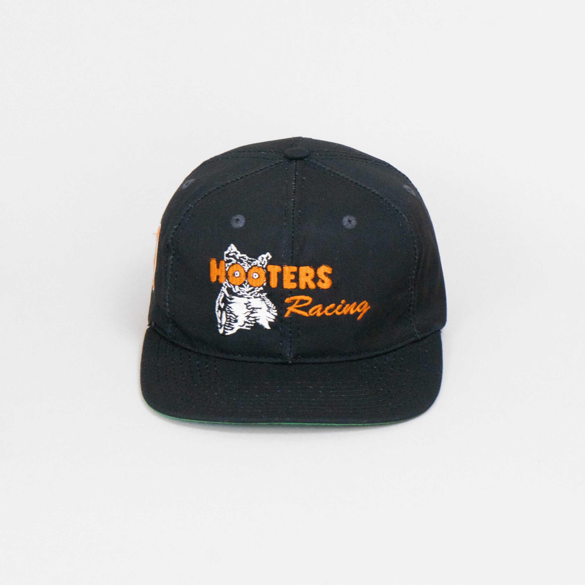 Hooters Racing – ALLCAPS